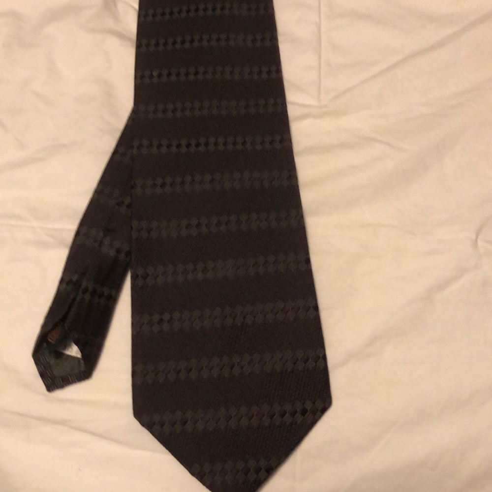 Audrey Buckner 100% silk tie